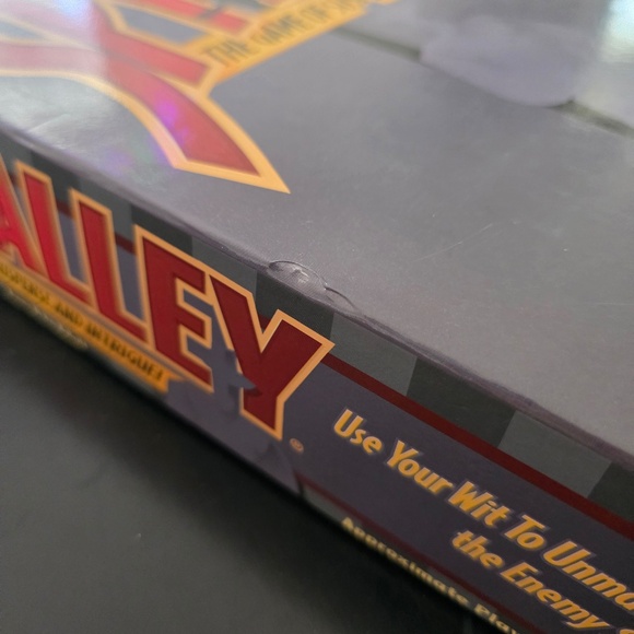 Spy Alley - Mensa Award-Winning Strategy Game - Ages 8+ - Picture 6 of 9
